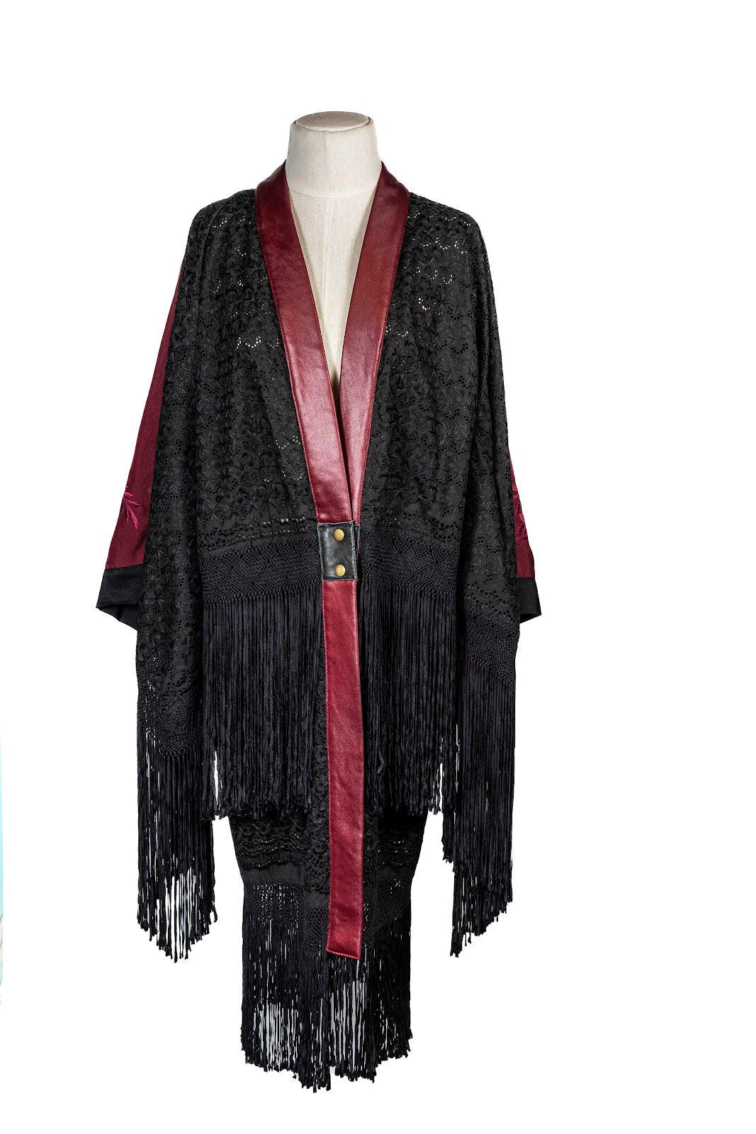 Kimono Negro/Guindo C/Manta Bordada